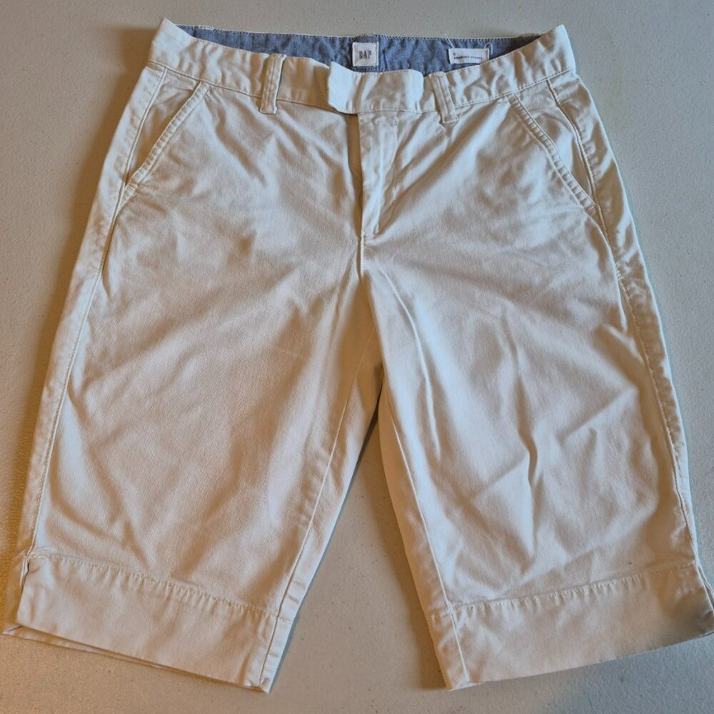 Gap Bermuda Knee-Length Shorts in White/Cream
